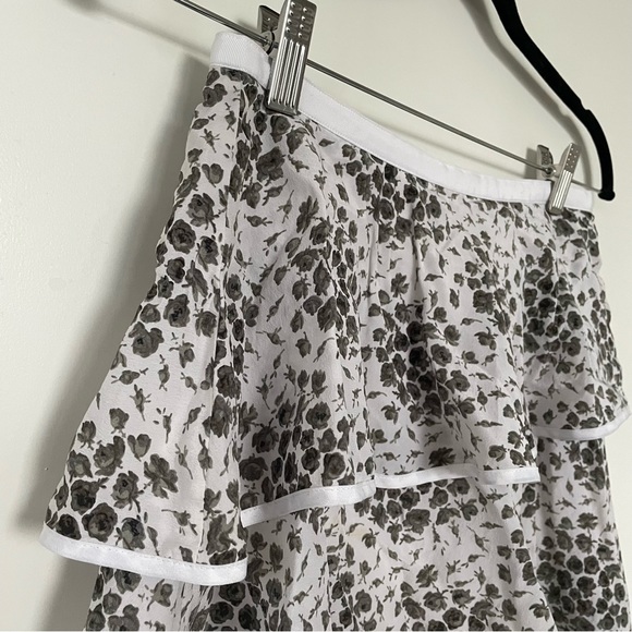 Club Monaco silk gray floral tiered skirt - Picture 2 of 11